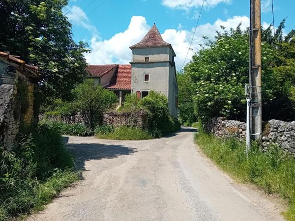 Maison  4 pièce(s) 104 m2 , grange