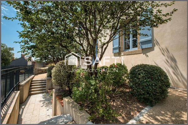 Une élégante maison ancienne pleine d’harmonie