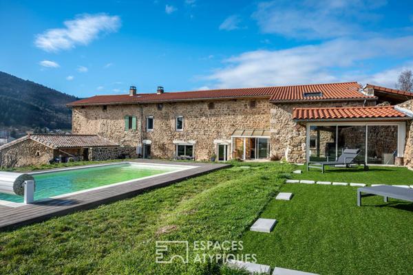 L’habitat rénové d’un ancien corps de ferme, en Ardèche