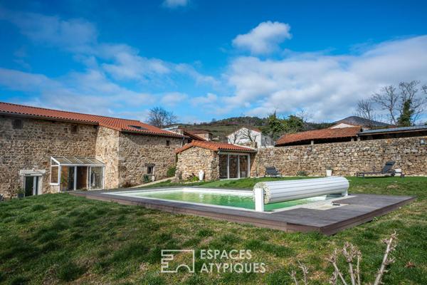 L’habitat rénové d’un ancien corps de ferme, en Ardèche
