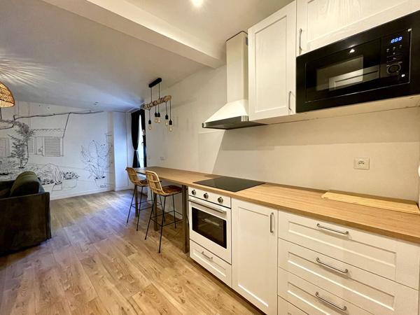 Appartement Chatenay Malabry 1 pièce(s) 33.22 m2 ; Centre-Ville ; Commerces ; T10