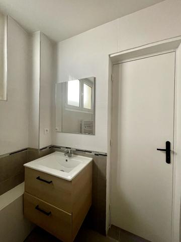 Appartement Chatenay Malabry 1 pièce(s) 33.22 m2 ; Centre-Ville ; Commerces ; T10