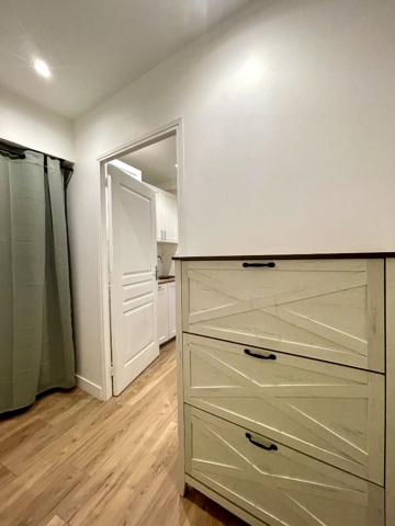 Appartement Chatenay Malabry 1 pièce(s) 33.22 m2 ; Centre-Ville ; Commerces ; T10