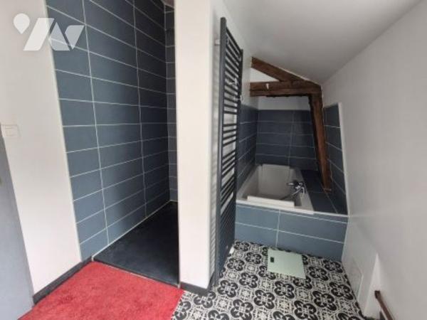 En hyper centre, volume et cachet pour cette grande maison de famille avec garage