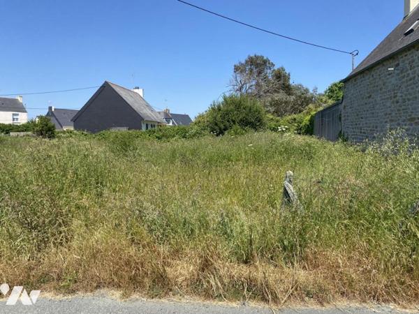 Au calme terrain de 711 m2 (B756)