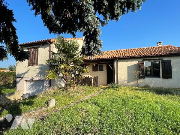 Pavillon sur sous-sol, Grand séjour Terrain clos de 1383 m², double accès, Airvault