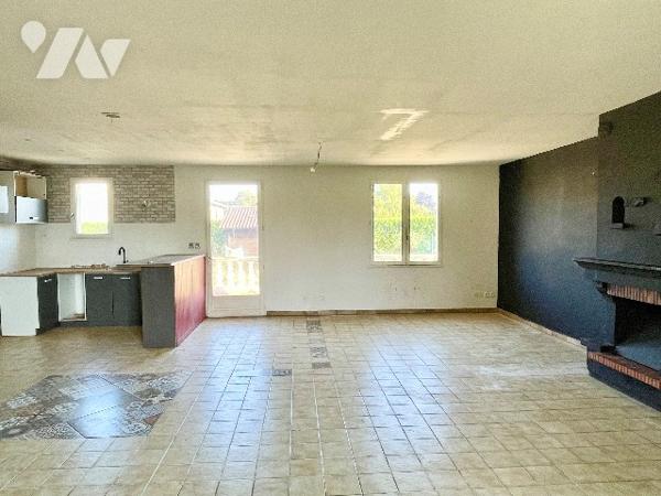 Pavillon sur sous-sol, Grand séjour Terrain clos de 1383 m², double accès, Airvault