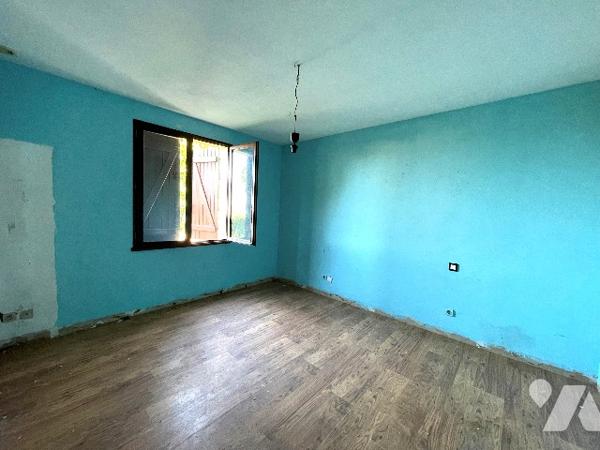 Pavillon sur sous-sol, Grand séjour Terrain clos de 1383 m², double accès, Airvault