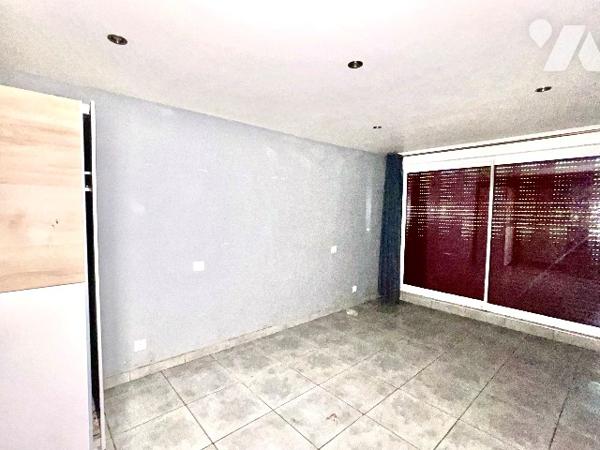 Pavillon sur sous-sol, Grand séjour Terrain clos de 1383 m², double accès, Airvault