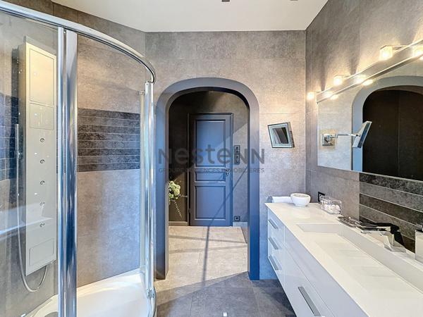 Maison 20min de Limoges, 10 pièce 344 m2, double garage, 6 chambres, 2 chambres parentales, grande terrasse, cuisine d'été.