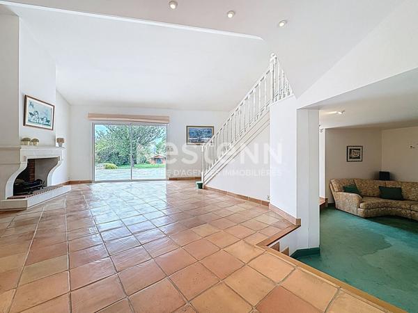 Maison 20min de Limoges, 10 pièce 344 m2, double garage, 6 chambres, 2 chambres parentales, grande terrasse, cuisine d'été.