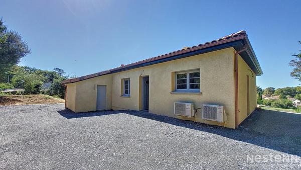 À vendre à Eauze, maison contemporaine de plain-pied construite en 2023, idéalement située à proximité immédiate des commodités et du centre-ville.