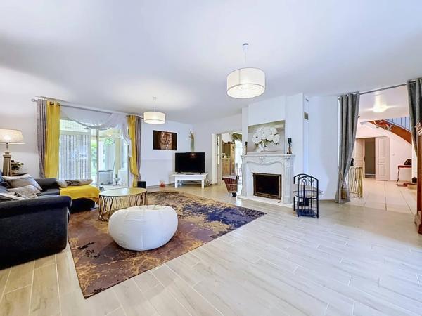 PROPRIÉTÉ D’EXCEPTION – 422 m² DE CHARME & D’ART DE VIVRE