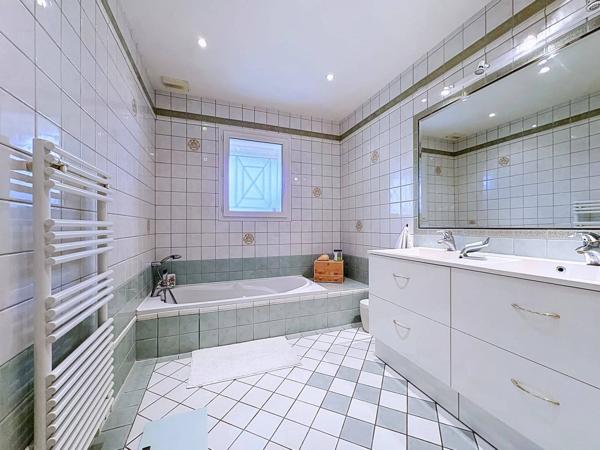 PROPRIÉTÉ D’EXCEPTION – 422 m² DE CHARME & D’ART DE VIVRE