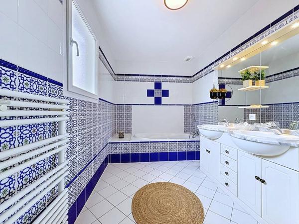 PROPRIÉTÉ D’EXCEPTION – 422 m² DE CHARME & D’ART DE VIVRE