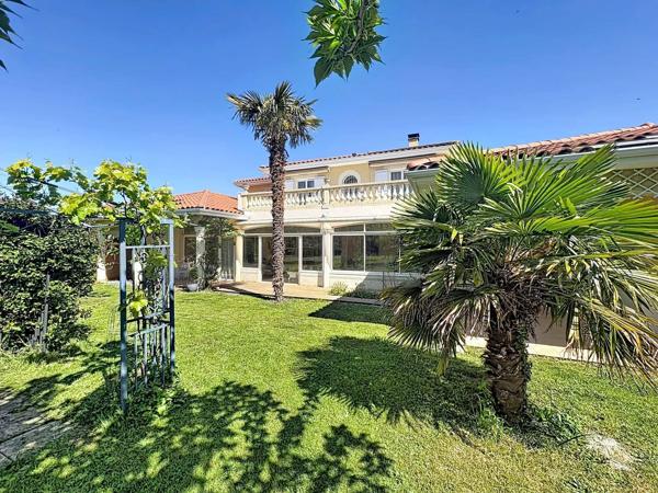 PROPRIÉTÉ D’EXCEPTION – 422 m² DE CHARME & D’ART DE VIVRE