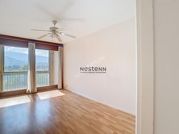 A VENDRE- Bel appartement sans vis à vis de 93 m² - GRENOBLE sur Libération.
