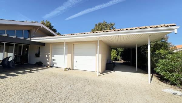 BISCAROSSE VILLA 330m² TERRAIN 2700m² PISCINE, GARAGE DOUBLE, CALME