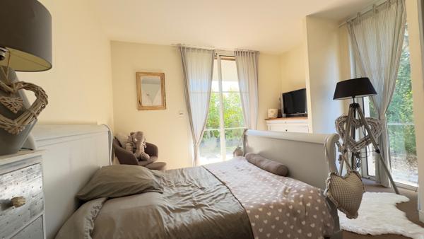 BISCAROSSE VILLA 330m² TERRAIN 2700m² PISCINE, GARAGE DOUBLE, CALME