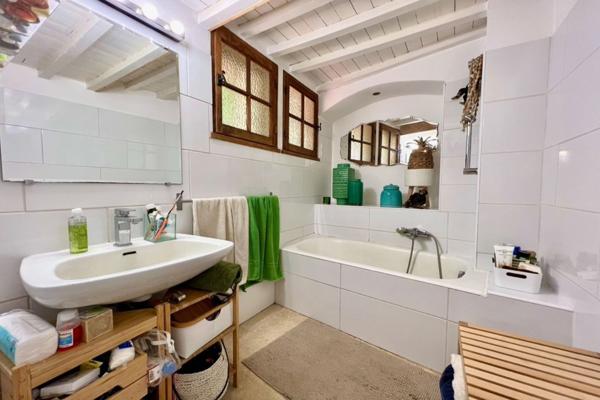 Golfe de saint-tropez-villa 100M2 loi carrez À SAISIR !