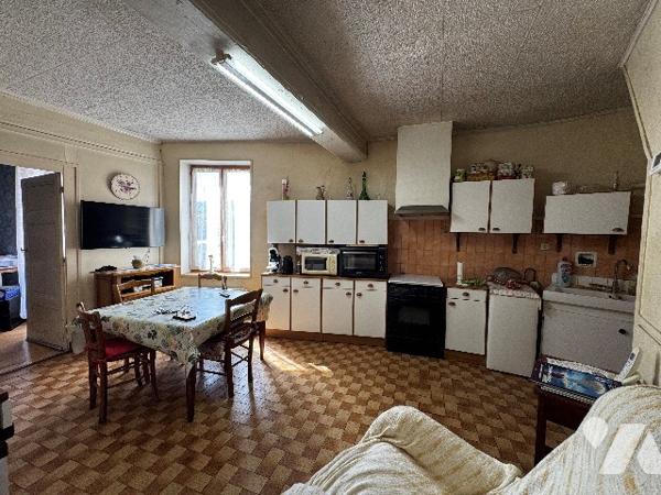 centre de CURIS AU MONT D’OR, une maison de village à  rénover