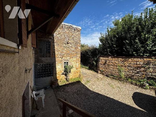 centre de CURIS AU MONT D’OR, une maison de village à  rénover