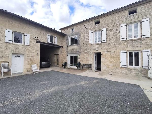 MAISON FAMILIALE EN PIERRES AVEC STUDIO INDEPENDANT