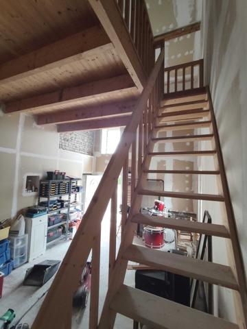 MAISON FAMILIALE EN PIERRES AVEC STUDIO INDEPENDANT