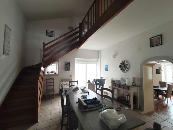 MAISON FAMILIALE EN PIERRES AVEC STUDIO INDEPENDANT