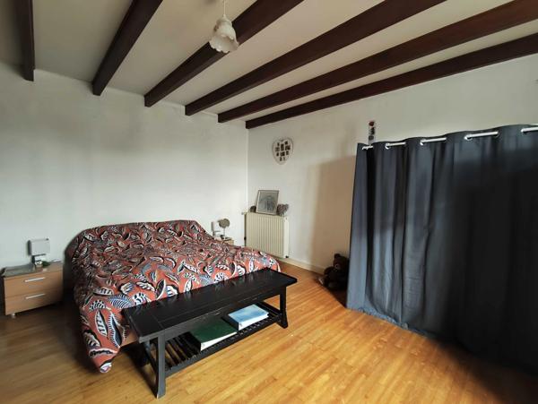 MAISON FAMILIALE EN PIERRES AVEC STUDIO INDEPENDANT