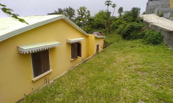 Maison F5 (120m²) sur terrain de 920 m². Cap Camélias SAINT LEU. 225 000 €