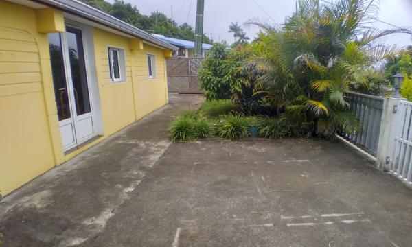 Maison F5 (120m²) sur terrain de 920 m². Cap Camélias SAINT LEU. 225 000 €