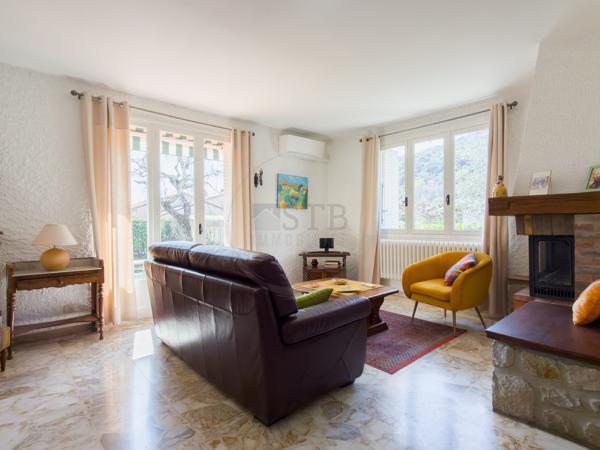 Maison avec piscine et fort potentiel au Pouzin