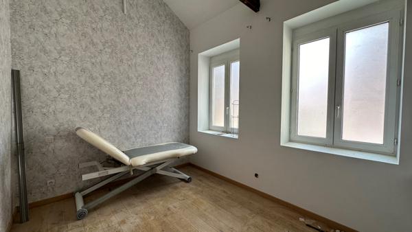 Maison de ville mitoyenne avec garage