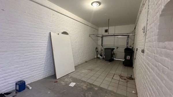 Maison de ville mitoyenne avec garage