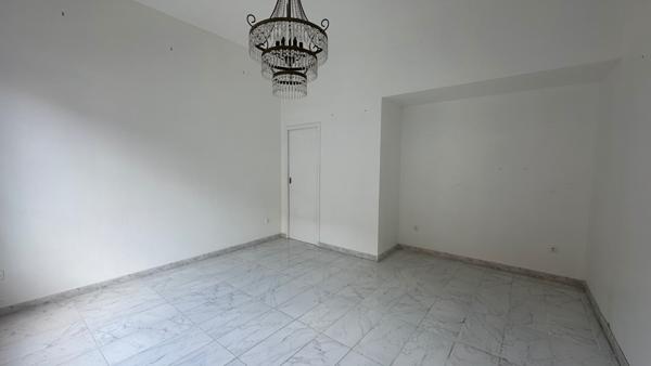 Maison de ville mitoyenne avec garage