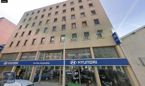 Location local commercial 55m²