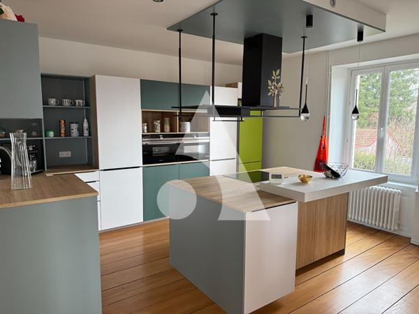 Maison 10 pièces 230 m2