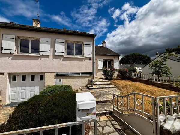 EXCLUSIVITÉ- MAISON TYPE 5 AVEC GARAGE ET JARDIN - QUARTIER RENNES SUD
Venez découvrir cette m...