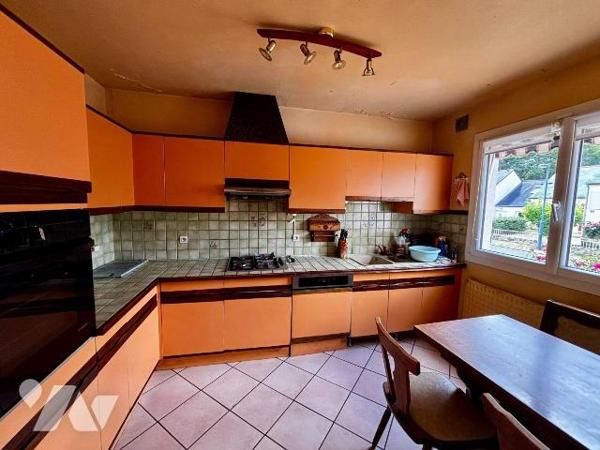 EXCLUSIVITÉ- MAISON TYPE 5 AVEC GARAGE ET JARDIN - QUARTIER RENNES SUD
Venez découvrir cette m...