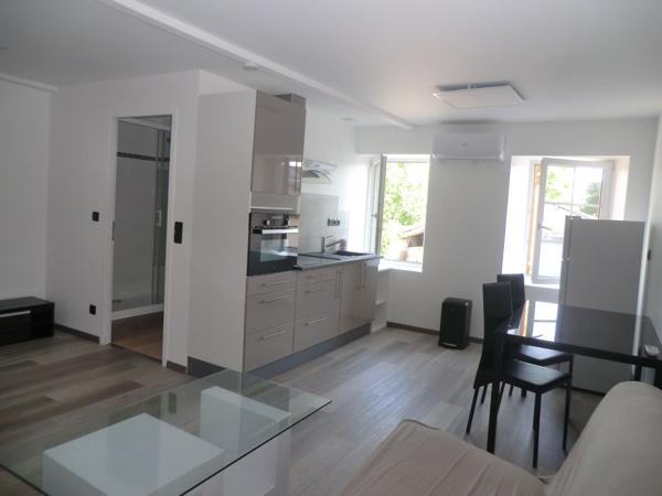 Appartement Meuble 1er étage - Fontaines d'Ozillac