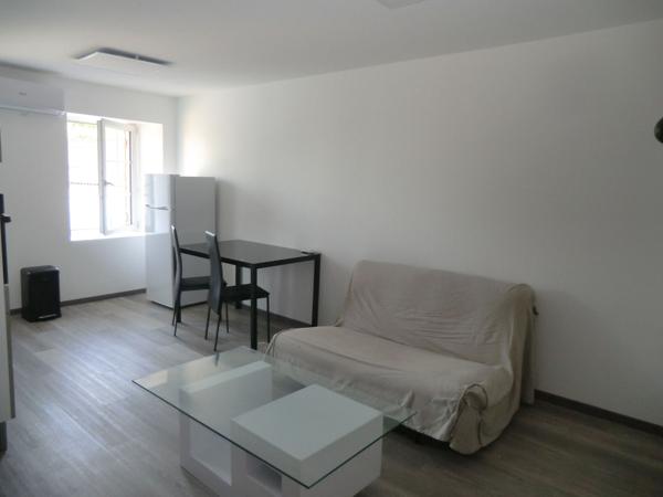 Appartement Meuble 1er étage - Fontaines d'Ozillac