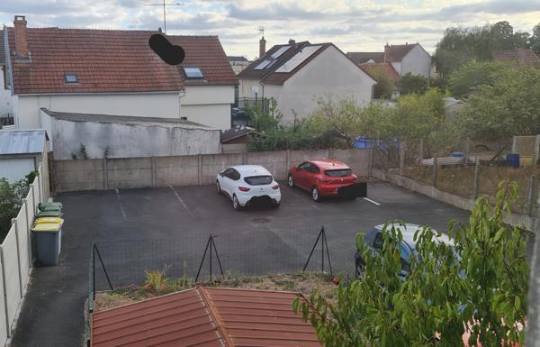 FLEURY LES AUBRAIS. Proche TRAM