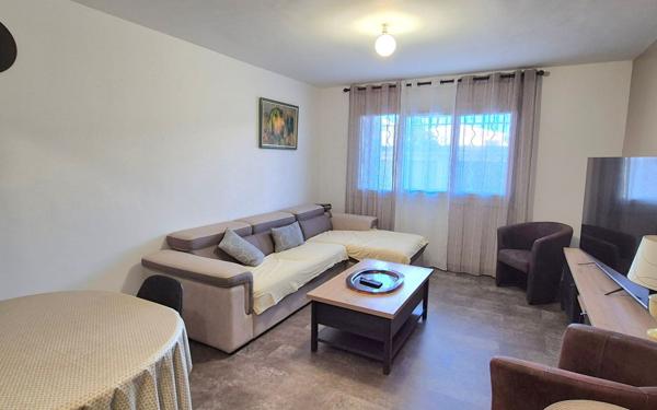 Appartement à vendre    2 pièces • 48 m2 Hyères