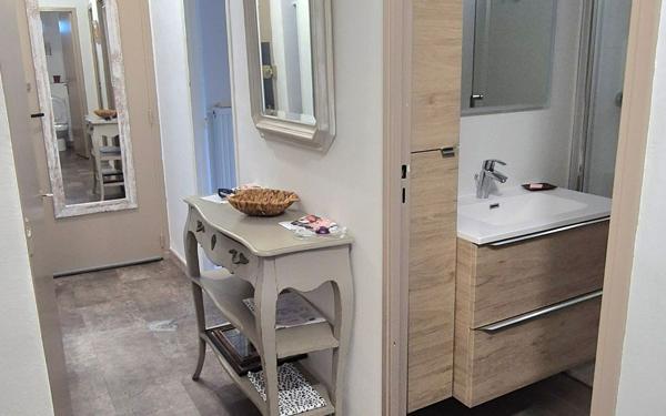 Appartement à vendre    2 pièces • 48 m2 Hyères