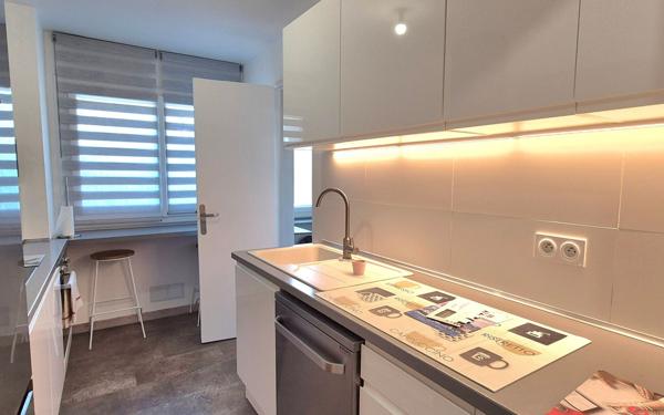 Appartement à vendre    2 pièces • 48 m2 Hyères