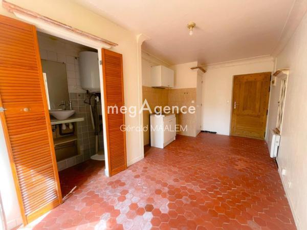 Appartement à ROQUEBRUNE-SUR-ARGENS, 83520 - 1 pièce 17m²