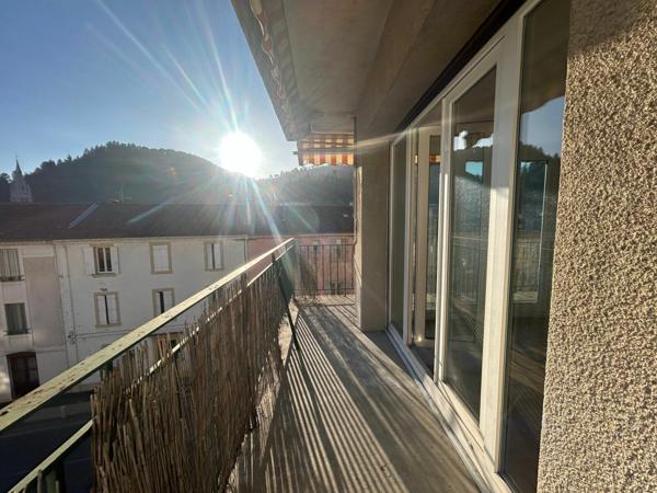 Appartement à louer    4 pièces • 87,68 m2 Vals-les-Bains