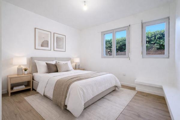 JUAN La Colle - CALME - 3P REZ DE JARDIN 105M2 - PARKING - PROCHE PLAGES