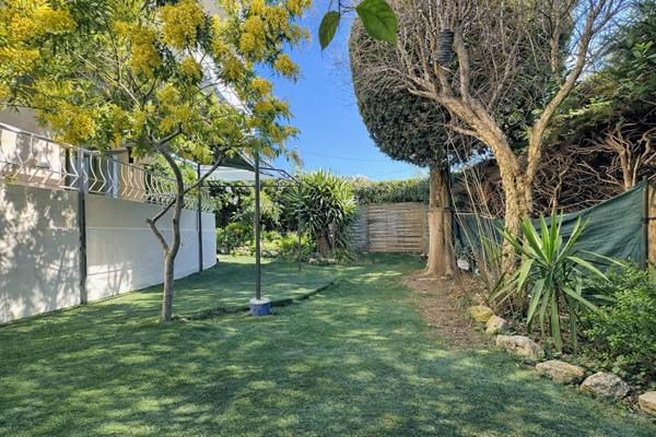 JUAN La Colle - CALME - 3P REZ DE JARDIN 105M2 - PARKING - PROCHE PLAGES